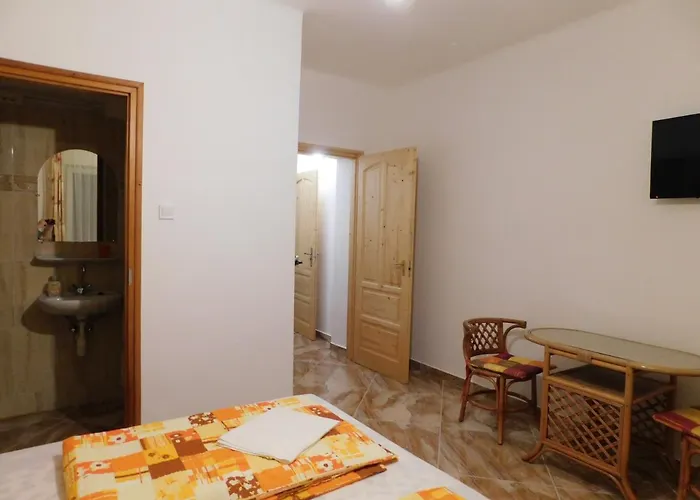 Szamoca Vendeghaz 3* Мишкольц